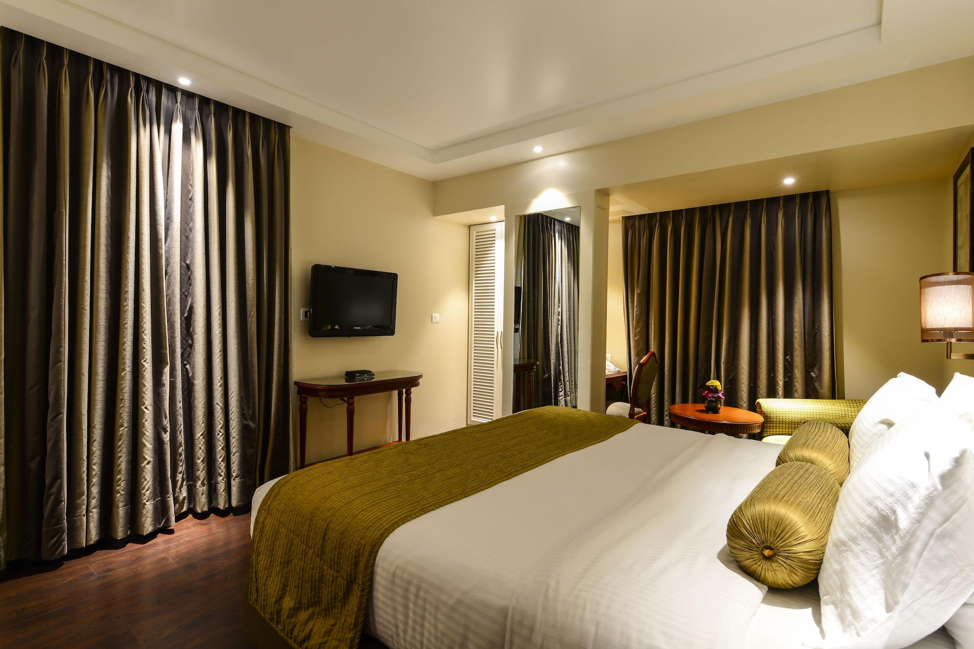 Lemon Tree Premier “The Atrium” Ahmedabad Hotel Exterior photo