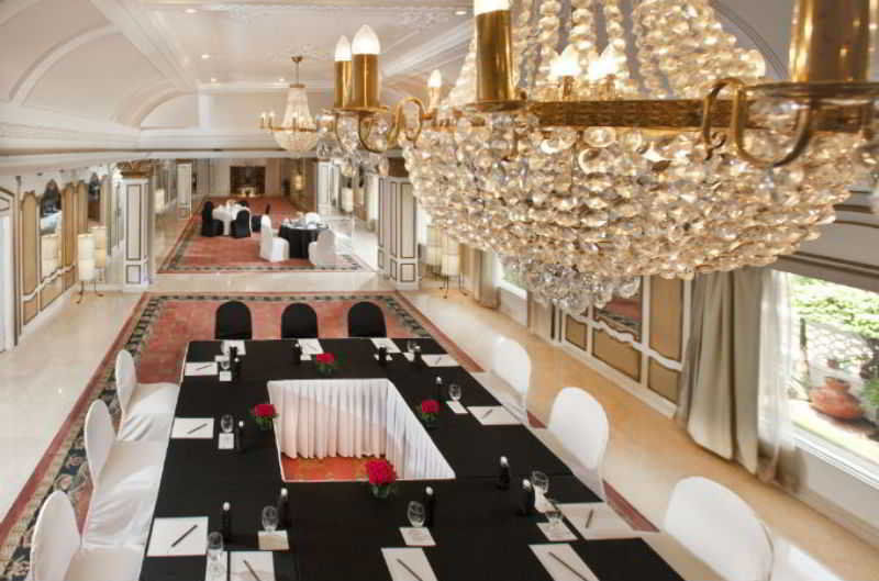 Lemon Tree Premier “The Atrium” Ahmedabad Hotel Exterior photo