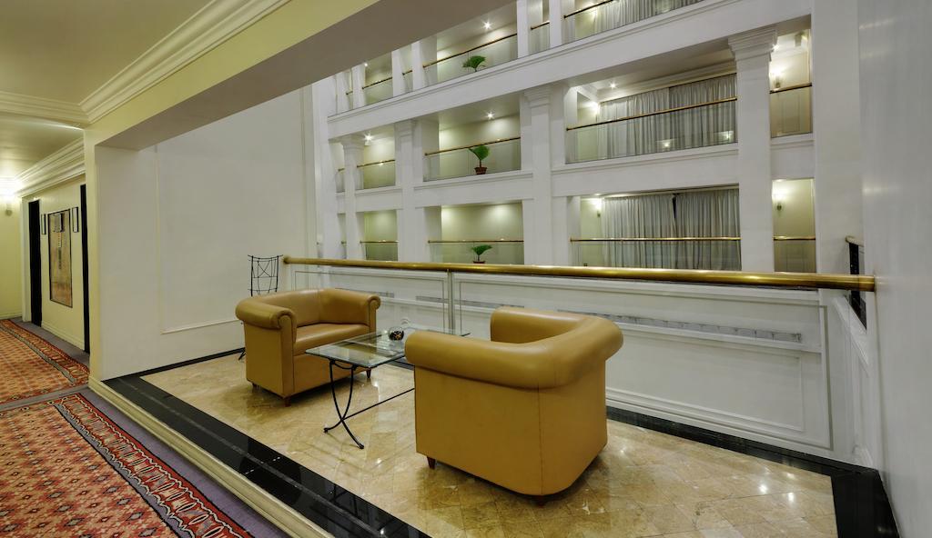 Lemon Tree Premier “The Atrium” Ahmedabad Hotel Exterior photo